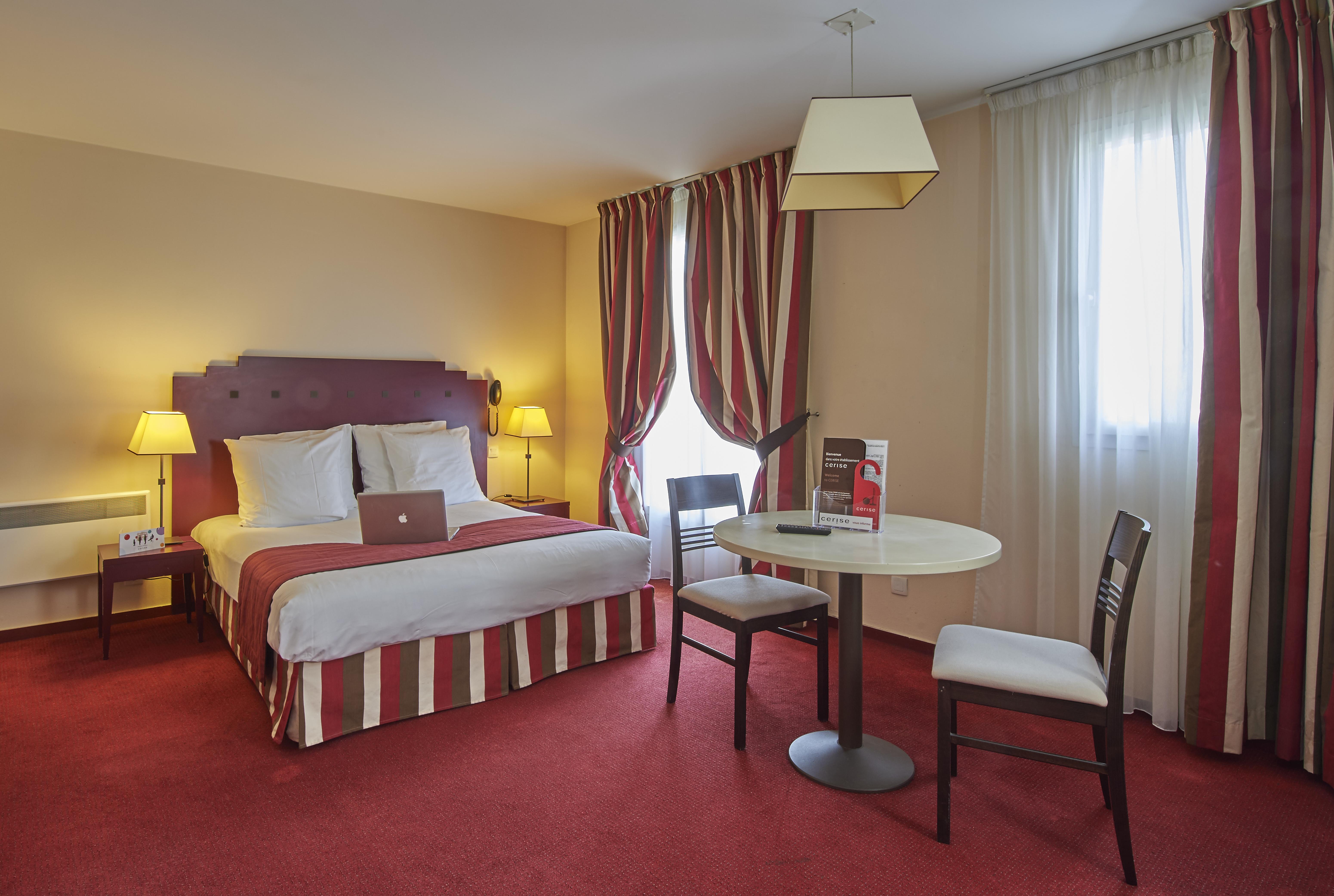 Hotel Cerise ชาตู ภายนอก รูปภาพ