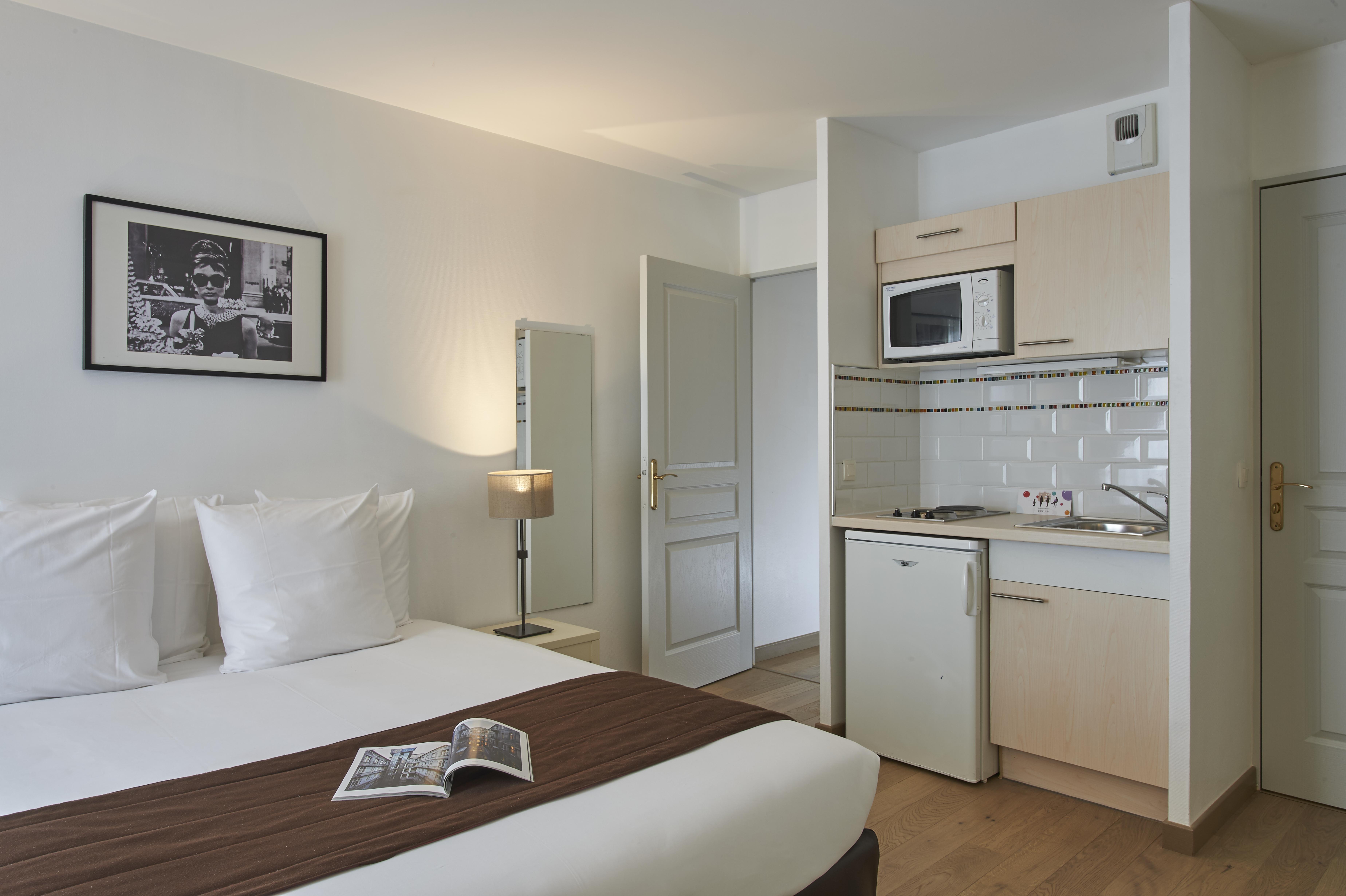 Hotel Cerise ชาตู ภายนอก รูปภาพ