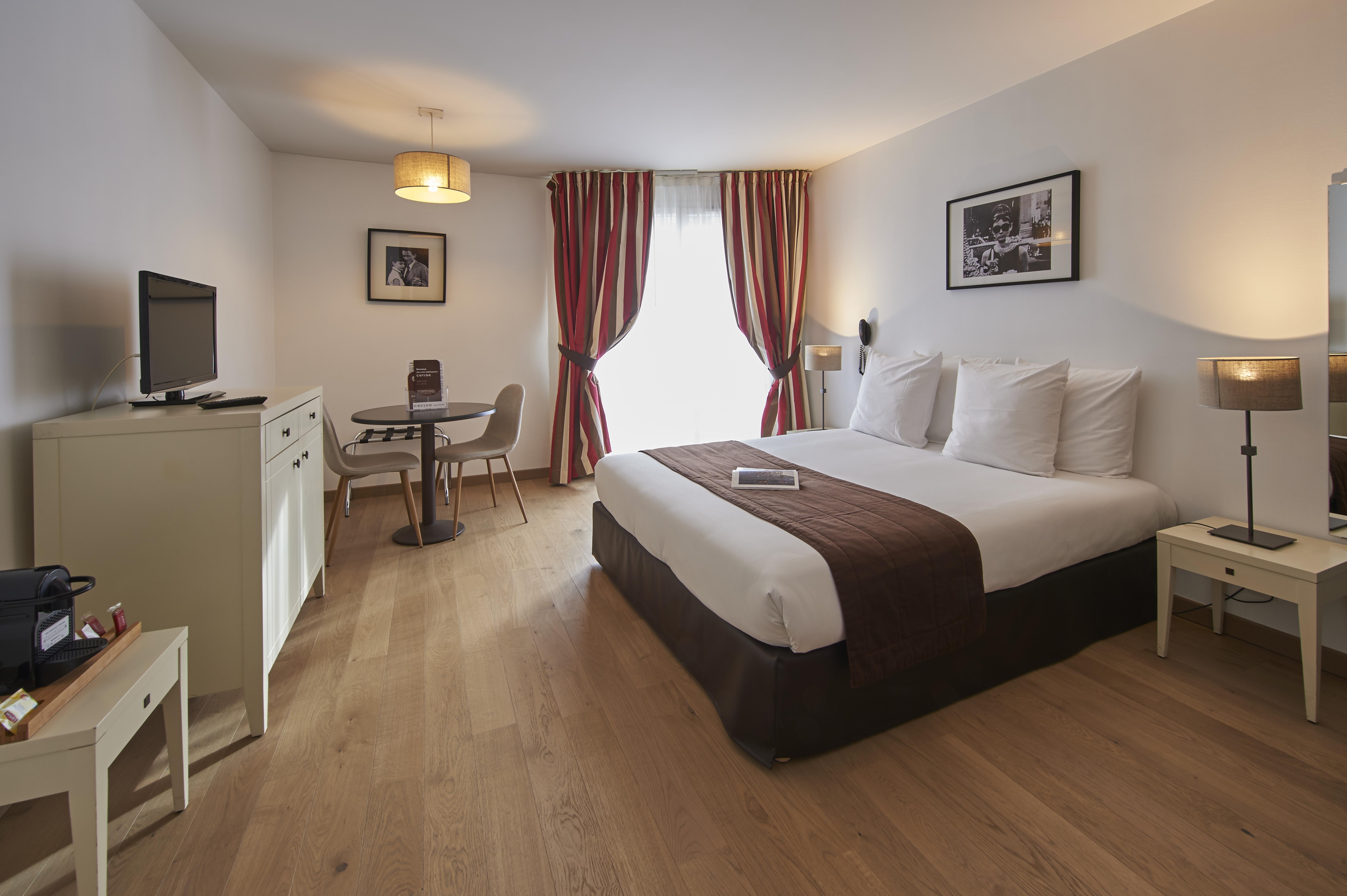 Hotel Cerise ชาตู ภายนอก รูปภาพ