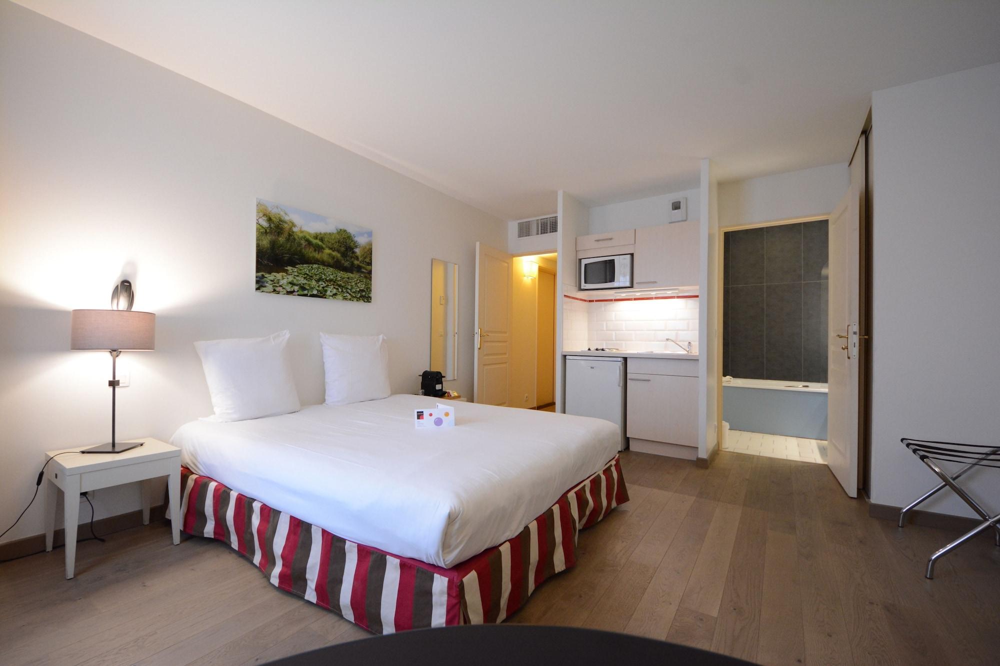 Hotel Cerise ชาตู ภายนอก รูปภาพ