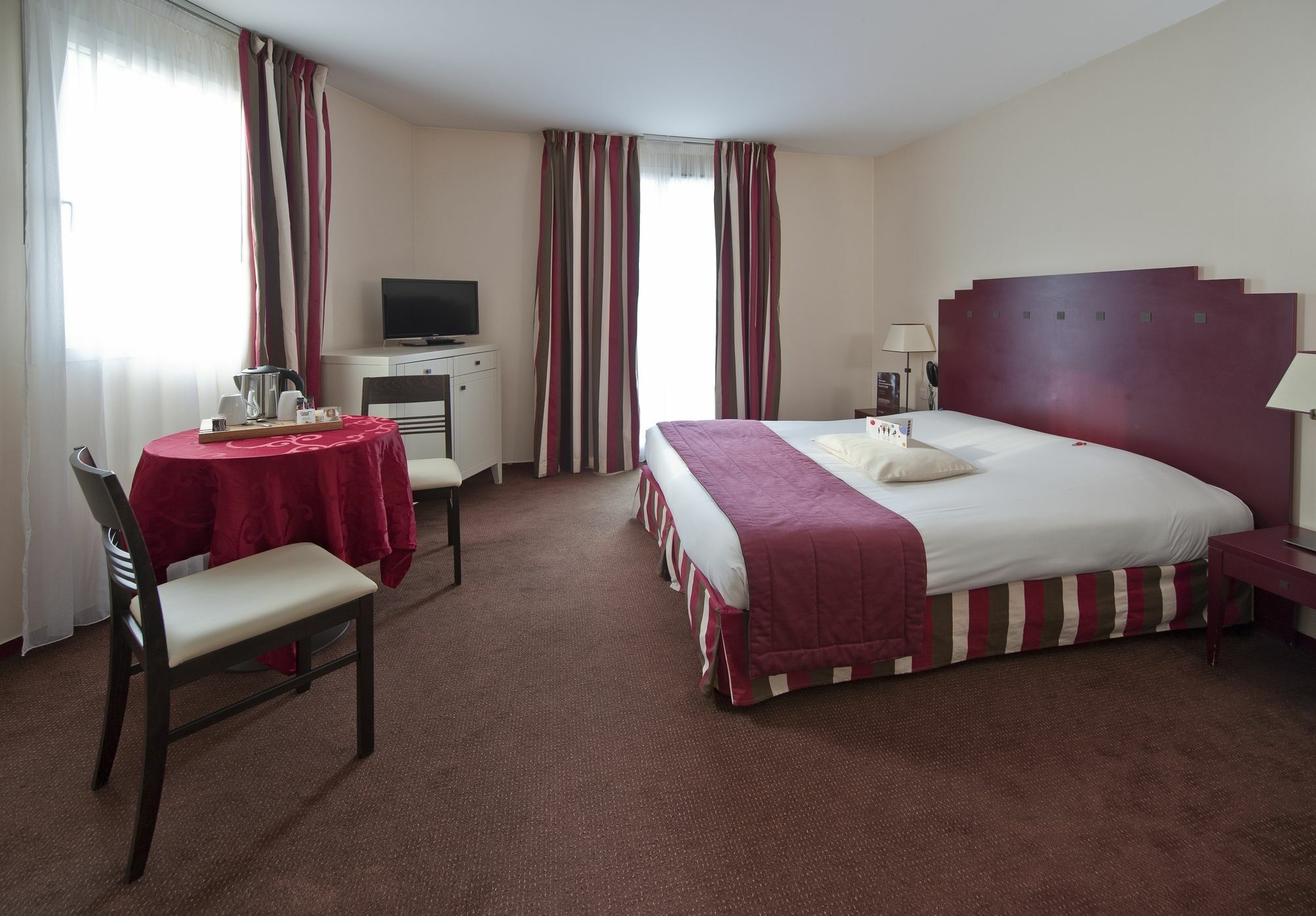 Hotel Cerise ชาตู ภายนอก รูปภาพ