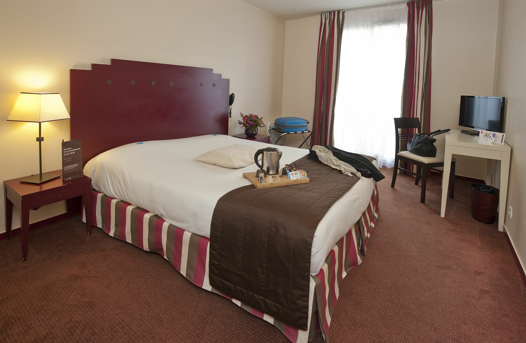 Hotel Cerise ชาตู ภายนอก รูปภาพ